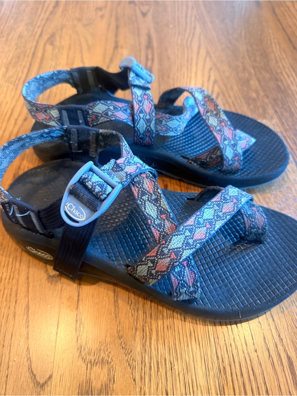 Chaco Sandals river shoes, hippie, hiking, 90’s, 8